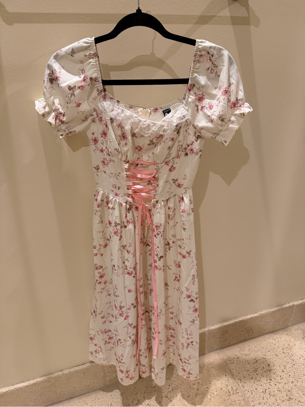 SHEIN White Floral Puff Sleeve Lace-Up Midi Dress with Pink Accents